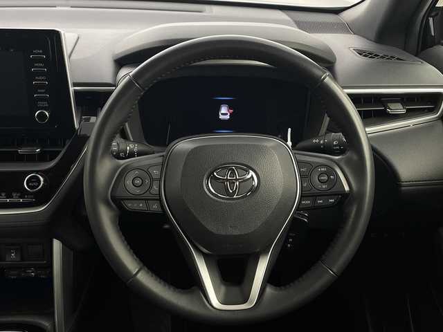 トヨタ カローラ クロス ハイブリッド Z 新潟県 2023(令5)年 1.5万km アティチュードブラックマイカ ワンオーナー/スマートキー/スペアキー1本/トヨタセーフティセンス/ディスプレイオーディオ/BT/USB/フルセグ/全方位カメラ/パワーシート　D席/パワーバックドア/シートヒーター　D席/N席/コーナーセンサー/LEDライト/バイザー/スタッドレスタイヤ4本セット