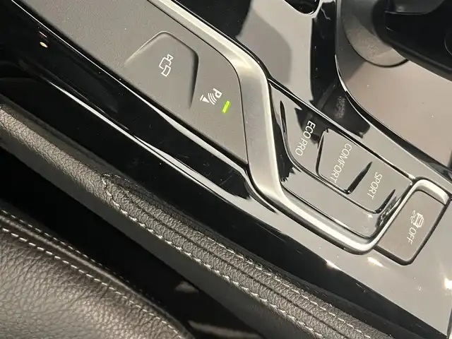 ＢＭＷ ５２３ｄ ツーリング Mスポーツ 岐阜県 2018(平30)年 3.8万km アルピンホワイトⅢ ハイラインパッケージ/　ランバーサポート/　シートヒーティング/　レザーシート/　パワーシート/イノベーションパッケージ/　ディスプレイキー/　リモートパーキング/　ジェスチャーコントロール/　ヘッドアップディスプレイ/　ワイヤレスチャージング/パーキングアシストプラス/　パークティスタンスコントロール/　パーキングアシスト/　トップビュー３Dビュー/　サイドビューカメラ/　リアビューカメラ/ドライビングアシストプラス/　アクティブクルーズコントロール/　ステアリングレーンコントロールアシスト/　レーンディパーチャーウォーニング/　レーンチェンジウォーニング/　アクティブサイドコリジョンプロテクション/　衝突回避被害軽減ブレーキ/　前車接近警告/　後車衝突警告/　クロストラフィックウォーニング/パークディスタンスコントロール/アダプティブLEDヘッドライト/アンビエントライト/純正HDDナビゲーション/フルセグTV/DVD、CD再生/Bluetooth/HiFiスピーカーシステム/DSRC車載器ルームミラー