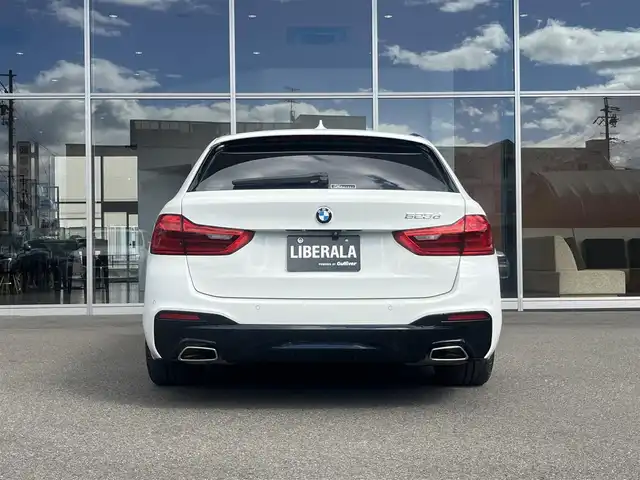 ＢＭＷ ５２３ｄ ツーリング Mスポーツ 岐阜県 2018(平30)年 3.8万km アルピンホワイトⅢ ハイラインパッケージ/　ランバーサポート/　シートヒーティング/　レザーシート/　パワーシート/イノベーションパッケージ/　ディスプレイキー/　リモートパーキング/　ジェスチャーコントロール/　ヘッドアップディスプレイ/　ワイヤレスチャージング/パーキングアシストプラス/　パークティスタンスコントロール/　パーキングアシスト/　トップビュー３Dビュー/　サイドビューカメラ/　リアビューカメラ/ドライビングアシストプラス/　アクティブクルーズコントロール/　ステアリングレーンコントロールアシスト/　レーンディパーチャーウォーニング/　レーンチェンジウォーニング/　アクティブサイドコリジョンプロテクション/　衝突回避被害軽減ブレーキ/　前車接近警告/　後車衝突警告/　クロストラフィックウォーニング/パークディスタンスコントロール/アダプティブLEDヘッドライト/アンビエントライト/純正HDDナビゲーション/フルセグTV/DVD、CD再生/Bluetooth/HiFiスピーカーシステム/DSRC車載器ルームミラー