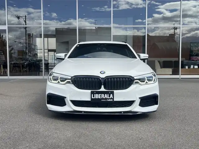 ＢＭＷ ５２３ｄ ツーリング Mスポーツ 岐阜県 2018(平30)年 3.8万km アルピンホワイトⅢ ハイラインパッケージ/　ランバーサポート/　シートヒーティング/　レザーシート/　パワーシート/イノベーションパッケージ/　ディスプレイキー/　リモートパーキング/　ジェスチャーコントロール/　ヘッドアップディスプレイ/　ワイヤレスチャージング/パーキングアシストプラス/　パークティスタンスコントロール/　パーキングアシスト/　トップビュー３Dビュー/　サイドビューカメラ/　リアビューカメラ/ドライビングアシストプラス/　アクティブクルーズコントロール/　ステアリングレーンコントロールアシスト/　レーンディパーチャーウォーニング/　レーンチェンジウォーニング/　アクティブサイドコリジョンプロテクション/　衝突回避被害軽減ブレーキ/　前車接近警告/　後車衝突警告/　クロストラフィックウォーニング/パークディスタンスコントロール/アダプティブLEDヘッドライト/アンビエントライト/純正HDDナビゲーション/フルセグTV/DVD、CD再生/Bluetooth/HiFiスピーカーシステム/DSRC車載器ルームミラー