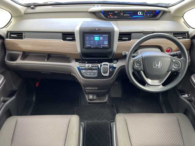 ホンダ フリード＋ ハイブリット G ホンダセンシング 岐阜県 2020(令2)年 4.6万km プラチナホワイトパール 社外SDナビ/CD/DVD/Bluetooth/USB/SD/フルセグTV/バックモニター/両側パワースライドドア/衝突軽減ブレーキ/路外逸脱抑制機能/アダプティブクルーズコントロール/パーキングセンサー/シートヒーター/ビルトインETC/ステアリングリモコン/オートLEDヘッドライト/ロールサンシェード/寒冷地仕様/スマートキー/プッシュスタート/ドアバイザー/社外フロアマット