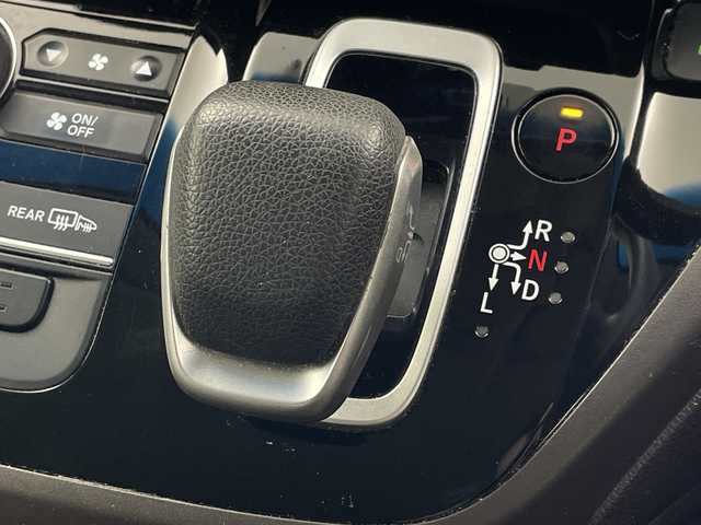 ホンダ フリード＋ ハイブリット G ホンダセンシング 岐阜県 2020(令2)年 4.6万km プラチナホワイトパール 社外SDナビ/CD/DVD/Bluetooth/USB/SD/フルセグTV/バックモニター/両側パワースライドドア/衝突軽減ブレーキ/路外逸脱抑制機能/アダプティブクルーズコントロール/パーキングセンサー/シートヒーター/ビルトインETC/ステアリングリモコン/オートLEDヘッドライト/ロールサンシェード/寒冷地仕様/スマートキー/プッシュスタート/ドアバイザー/社外フロアマット