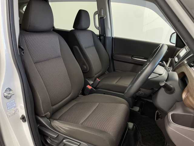 ホンダ フリード＋ ハイブリット G ホンダセンシング 岐阜県 2020(令2)年 4.6万km プラチナホワイトパール 社外SDナビ/CD/DVD/Bluetooth/USB/SD/フルセグTV/バックモニター/両側パワースライドドア/衝突軽減ブレーキ/路外逸脱抑制機能/アダプティブクルーズコントロール/パーキングセンサー/シートヒーター/ビルトインETC/ステアリングリモコン/オートLEDヘッドライト/ロールサンシェード/寒冷地仕様/スマートキー/プッシュスタート/ドアバイザー/社外フロアマット