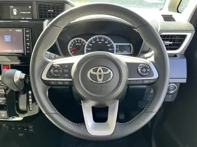 トヨタ ルーミー カスタムG 滋賀県 2023(令5)年 3.5万km ブラックマイカメタリック 純正7インチナビ/【Bluetooth/CD/DVD/フルセグTV】/両側パワースライドドア/レーダークルーズコントロール/クリアランスソナー/衝突軽減ブレーキ/LEDヘッドライト/オートマチックハイビーム/ETC/前後ドライブレコーダー/D/Nシートヒーター/電動パーキングブレーキ/オートブレーキホールド/プッシュスタート/スマートキー/ステアリングリモコン