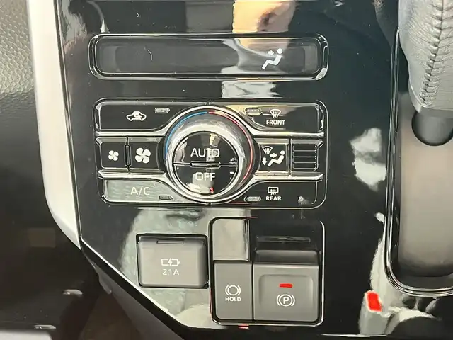 トヨタ ルーミー カスタムG 滋賀県 2023(令5)年 3.5万km ブラックマイカメタリック 純正7インチナビ/【Bluetooth/CD/DVD/フルセグTV】/両側パワースライドドア/レーダークルーズコントロール/クリアランスソナー/衝突軽減ブレーキ/LEDヘッドライト/オートマチックハイビーム/ETC/前後ドライブレコーダー/D/Nシートヒーター/電動パーキングブレーキ/オートブレーキホールド/プッシュスタート/スマートキー/ステアリングリモコン