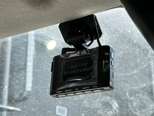 トヨタ ルーミー カスタムG 滋賀県 2023(令5)年 3.5万km ブラックマイカメタリック 純正7インチナビ/【Bluetooth/CD/DVD/フルセグTV】/両側パワースライドドア/レーダークルーズコントロール/クリアランスソナー/衝突軽減ブレーキ/LEDヘッドライト/オートマチックハイビーム/ETC/前後ドライブレコーダー/D/Nシートヒーター/電動パーキングブレーキ/オートブレーキホールド/プッシュスタート/スマートキー/ステアリングリモコン