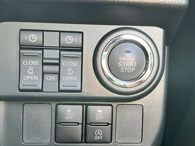 トヨタ ルーミー カスタムG 滋賀県 2023(令5)年 3.5万km ブラックマイカメタリック 純正7インチナビ/【Bluetooth/CD/DVD/フルセグTV】/両側パワースライドドア/レーダークルーズコントロール/クリアランスソナー/衝突軽減ブレーキ/LEDヘッドライト/オートマチックハイビーム/ETC/前後ドライブレコーダー/D/Nシートヒーター/電動パーキングブレーキ/オートブレーキホールド/プッシュスタート/スマートキー/ステアリングリモコン