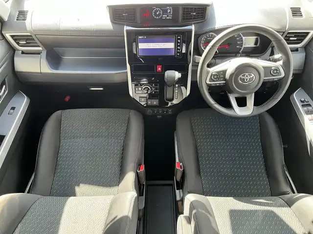 トヨタ ルーミー カスタムG 滋賀県 2023(令5)年 3.5万km ブラックマイカメタリック 純正7インチナビ/【Bluetooth/CD/DVD/フルセグTV】/両側パワースライドドア/レーダークルーズコントロール/クリアランスソナー/衝突軽減ブレーキ/LEDヘッドライト/オートマチックハイビーム/ETC/前後ドライブレコーダー/D/Nシートヒーター/電動パーキングブレーキ/オートブレーキホールド/プッシュスタート/スマートキー/ステアリングリモコン