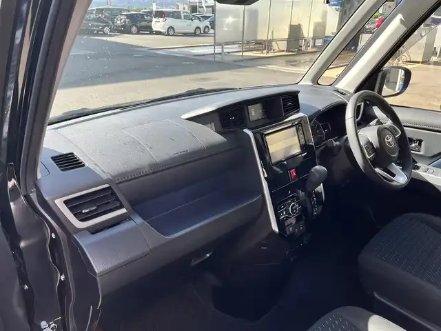 トヨタ ルーミー カスタムG 滋賀県 2023(令5)年 3.5万km ブラックマイカメタリック 純正7インチナビ/【Bluetooth/CD/DVD/フルセグTV】/両側パワースライドドア/レーダークルーズコントロール/クリアランスソナー/衝突軽減ブレーキ/LEDヘッドライト/オートマチックハイビーム/ETC/前後ドライブレコーダー/D/Nシートヒーター/電動パーキングブレーキ/オートブレーキホールド/プッシュスタート/スマートキー/ステアリングリモコン