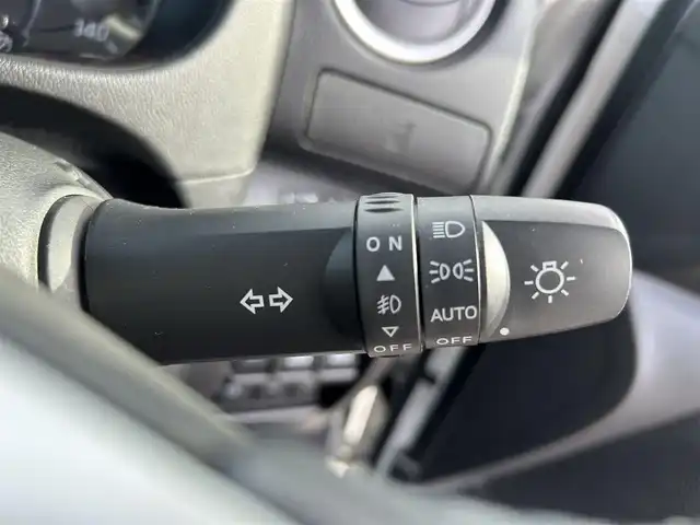 日産 デイズ ルークス ハイウェイスター Gターボ 千葉県 2019(平31)年 7.8万km ホワイトパール 純正ナビ/CD/DVD/Bluetooth/フルセグTV/ETC/前方ドライブレコーダー/両側パワースライドドア/アラウンドビューモニター/エマージェンシーブレーキ/踏み間違い衝突防止アシスト/クルーズコントロール/レーンキープアシスト/横滑り防止装置/衝突被害軽減/盗難防止装置/プッシュスタート/スペアキー1本/スマートキー/ステアリングスイッチ/純正15インチアルミホイール/レザー調シートカバー/保証書/取扱説明書