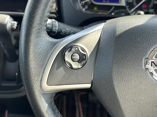 日産 デイズ ルークス ハイウェイスター Gターボ 千葉県 2019(平31)年 7.8万km ホワイトパール 純正ナビ/CD/DVD/Bluetooth/フルセグTV/ETC/前方ドライブレコーダー/両側パワースライドドア/アラウンドビューモニター/エマージェンシーブレーキ/踏み間違い衝突防止アシスト/クルーズコントロール/レーンキープアシスト/横滑り防止装置/衝突被害軽減/盗難防止装置/プッシュスタート/スペアキー1本/スマートキー/ステアリングスイッチ/純正15インチアルミホイール/レザー調シートカバー/保証書/取扱説明書