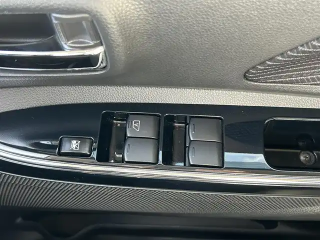 日産 デイズ ルークス ハイウェイスター Gターボ 千葉県 2019(平31)年 7.8万km ホワイトパール 純正ナビ/CD/DVD/Bluetooth/フルセグTV/ETC/前方ドライブレコーダー/両側パワースライドドア/アラウンドビューモニター/エマージェンシーブレーキ/踏み間違い衝突防止アシスト/クルーズコントロール/レーンキープアシスト/横滑り防止装置/衝突被害軽減/盗難防止装置/プッシュスタート/スペアキー1本/スマートキー/ステアリングスイッチ/純正15インチアルミホイール/レザー調シートカバー/保証書/取扱説明書