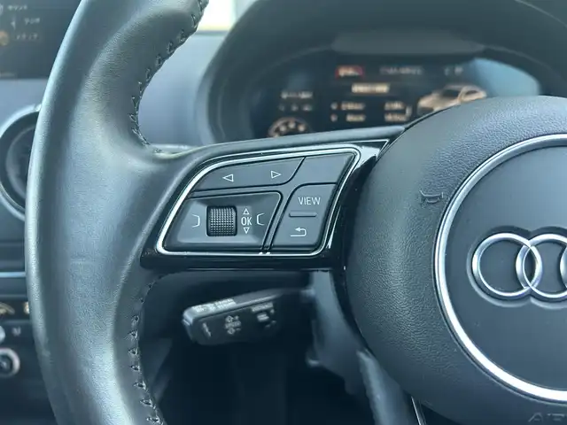 アウディ Ａ３ セダン 2．0TFSIクワトロ 石川県 2017(平29)年 6.5万km モンスーングレーメタリック 4WD/バーチャルコックピット/純正ナビ/　Bluetooth・AM/FM・CD・DVD・USB・AUX/フルセグTV/バックカメラ/ETC/ドライブレコーダー/アダプティブクルーズコントロール/ブラインドスポットモニター/パワーバックドア/アンチロック・ブレーキ・システム/横滑り防止装置/前後コーナーセンサー/純正アルミホイール/スマートキー