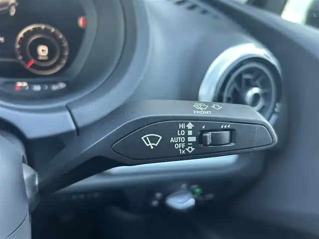 アウディ Ａ３ セダン 2．0TFSIクワトロ 石川県 2017(平29)年 6.5万km モンスーングレーメタリック 4WD/バーチャルコックピット/純正ナビ/　Bluetooth・AM/FM・CD・DVD・USB・AUX/フルセグTV/バックカメラ/ETC/ドライブレコーダー/アダプティブクルーズコントロール/ブラインドスポットモニター/パワーバックドア/アンチロック・ブレーキ・システム/横滑り防止装置/前後コーナーセンサー/純正アルミホイール/スマートキー