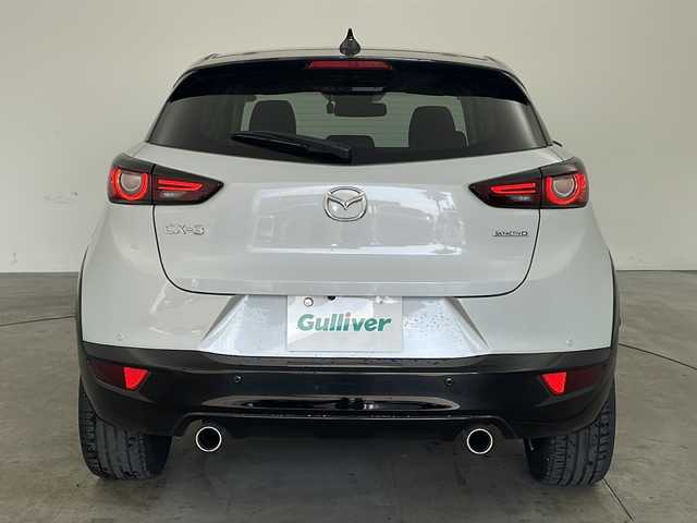 マツダ ＣＸ－３ XD スーパー エッジー 兵庫県 2023(令5)年 1.2万km グレーⅡ ・衝突軽減ブレーキ（SBS/SCBS）/・車間認知支援システム/・ブラインドスポットモニター/・車線逸脱警報システム/・交通標識認識システム/・ドライバーアテンションアラート/・パーキングセンサー/・レーダークルーズコントロール/・オートハイビーム/・ヘッドアップディスプレイ/・純正8.8インチナビ＆TV＆BT＆USB＆DVD/・360°カメラ/・スマートキー/・プッシュスタート/・ハーフレザーシート/・前席シートヒーター/・運転席パワーシート/・運転席メモリーシート/・ステアリングヒーター/・ステアリングスイッチ/・革巻きステアリング/・ETC/・電子パーキング/・オートホールド/・アダプティブLEDヘッドライト/・フォグランプ/・オートライト/・フロアマット/・18インチアルミホイール（ブラックメタリック塗装）