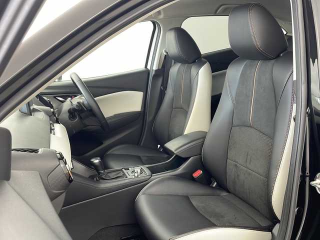 マツダ ＣＸ－３ XD スーパー エッジー 兵庫県 2023(令5)年 1.2万km グレーⅡ ・衝突軽減ブレーキ（SBS/SCBS）/・車間認知支援システム/・ブラインドスポットモニター/・車線逸脱警報システム/・交通標識認識システム/・ドライバーアテンションアラート/・パーキングセンサー/・レーダークルーズコントロール/・オートハイビーム/・ヘッドアップディスプレイ/・純正8.8インチナビ＆TV＆BT＆USB＆DVD/・360°カメラ/・スマートキー/・プッシュスタート/・ハーフレザーシート/・前席シートヒーター/・運転席パワーシート/・運転席メモリーシート/・ステアリングヒーター/・ステアリングスイッチ/・革巻きステアリング/・ETC/・電子パーキング/・オートホールド/・アダプティブLEDヘッドライト/・フォグランプ/・オートライト/・フロアマット/・18インチアルミホイール（ブラックメタリック塗装）