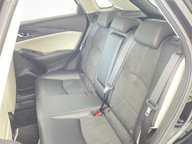 マツダ ＣＸ－３ XD スーパー エッジー 兵庫県 2023(令5)年 1.2万km グレーⅡ ・衝突軽減ブレーキ（SBS/SCBS）/・車間認知支援システム/・ブラインドスポットモニター/・車線逸脱警報システム/・交通標識認識システム/・ドライバーアテンションアラート/・パーキングセンサー/・レーダークルーズコントロール/・オートハイビーム/・ヘッドアップディスプレイ/・純正8.8インチナビ＆TV＆BT＆USB＆DVD/・360°カメラ/・スマートキー/・プッシュスタート/・ハーフレザーシート/・前席シートヒーター/・運転席パワーシート/・運転席メモリーシート/・ステアリングヒーター/・ステアリングスイッチ/・革巻きステアリング/・ETC/・電子パーキング/・オートホールド/・アダプティブLEDヘッドライト/・フォグランプ/・オートライト/・フロアマット/・18インチアルミホイール（ブラックメタリック塗装）