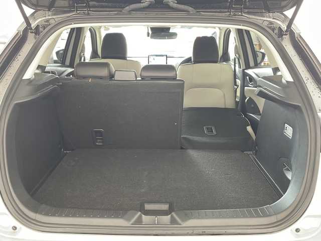 マツダ ＣＸ－３ XD スーパー エッジー 兵庫県 2023(令5)年 1.2万km グレーⅡ ・衝突軽減ブレーキ（SBS/SCBS）/・車間認知支援システム/・ブラインドスポットモニター/・車線逸脱警報システム/・交通標識認識システム/・ドライバーアテンションアラート/・パーキングセンサー/・レーダークルーズコントロール/・オートハイビーム/・ヘッドアップディスプレイ/・純正8.8インチナビ＆TV＆BT＆USB＆DVD/・360°カメラ/・スマートキー/・プッシュスタート/・ハーフレザーシート/・前席シートヒーター/・運転席パワーシート/・運転席メモリーシート/・ステアリングヒーター/・ステアリングスイッチ/・革巻きステアリング/・ETC/・電子パーキング/・オートホールド/・アダプティブLEDヘッドライト/・フォグランプ/・オートライト/・フロアマット/・18インチアルミホイール（ブラックメタリック塗装）