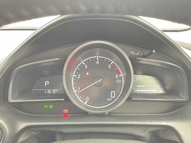 マツダ ＣＸ－３ XD スーパー エッジー 兵庫県 2023(令5)年 1.2万km グレーⅡ ・衝突軽減ブレーキ（SBS/SCBS）/・車間認知支援システム/・ブラインドスポットモニター/・車線逸脱警報システム/・交通標識認識システム/・ドライバーアテンションアラート/・パーキングセンサー/・レーダークルーズコントロール/・オートハイビーム/・ヘッドアップディスプレイ/・純正8.8インチナビ＆TV＆BT＆USB＆DVD/・360°カメラ/・スマートキー/・プッシュスタート/・ハーフレザーシート/・前席シートヒーター/・運転席パワーシート/・運転席メモリーシート/・ステアリングヒーター/・ステアリングスイッチ/・革巻きステアリング/・ETC/・電子パーキング/・オートホールド/・アダプティブLEDヘッドライト/・フォグランプ/・オートライト/・フロアマット/・18インチアルミホイール（ブラックメタリック塗装）