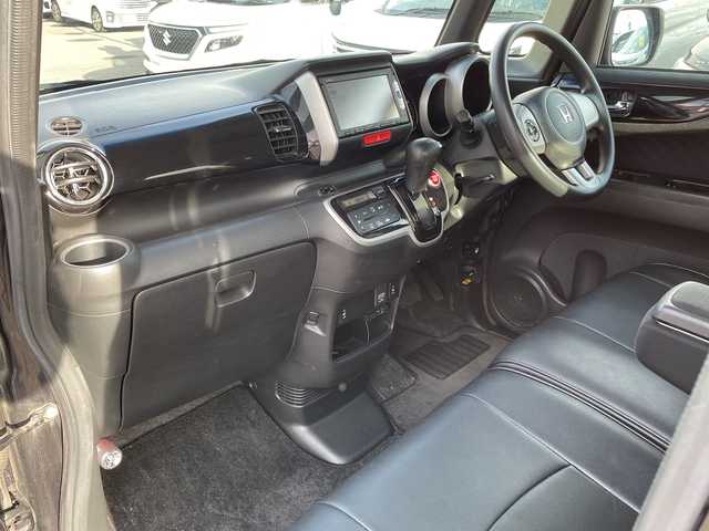 ホンダ Ｎ ＢＯＸ カスタム SSパッケージ 青森県 2015(平27)年 10.5万km プレミアムゴールドパープルパール 4WD/純正メモリナビ・ワンセグTV/CD・DVD・Bluetooth・SD/バックカメラ/両側パワースライドドア/前席シートヒーター/あんしんパッケージ/衝突軽減ブレーキ/サイド・カーテンエアバッグ/社外エンジンスターター/ETC/後席アームレスト/HIDヘッドライト/オートライト/フォグランプ/純正14インチアルミ/スマートキー/プッシュスタート