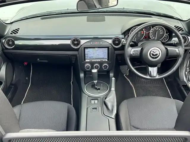 マツダ ロードスター S RHT 神奈川県 2013(平25)年 0.8万km アルミニウムメタリック ワンオーナー/純正ディーラーナビ/フルセグTV/BT/CD/DVD/ETC/革巻きハンドル/純正16インチAW/スペアキー×１/電動オープン/ハードトップ/HIDヘッドライト