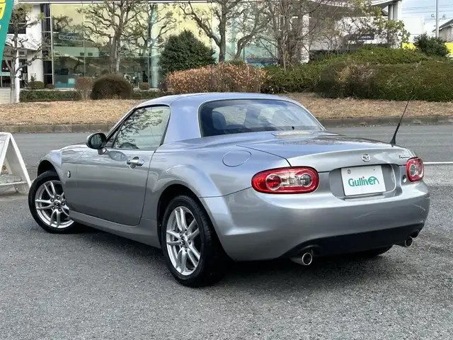マツダ ロードスター S RHT 神奈川県 2013(平25)年 0.8万km アルミニウムメタリック ワンオーナー/純正ディーラーナビ/フルセグTV/BT/CD/DVD/ETC/革巻きハンドル/純正16インチAW/スペアキー×１/電動オープン/ハードトップ/HIDヘッドライト