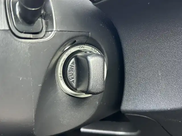 マツダ ロードスター S RHT 神奈川県 2013(平25)年 0.8万km アルミニウムメタリック ワンオーナー/純正ディーラーナビ/フルセグTV/BT/CD/DVD/ETC/革巻きハンドル/純正16インチAW/スペアキー×１/電動オープン/ハードトップ/HIDヘッドライト