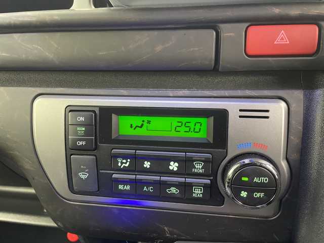 トヨタ ハイエース GL 道央・札幌 2023(令5)年 0.7万km ブラックマイカ ・４WD/寒冷地仕様/・FLEXオリジナルシート V/・トヨタセーフティセンス/・プリクラッシュセーフティ/・アルパイン11インチフローティングナビ/・DVD.CD.SD.BT.フルセグ/・パノラミックビューモニター/・バックカメラ/・アルパイン　フリップダウンモニター/・左パワースライドドア/・リアヒーター・クーラー/・LEDライト/オートハイビーム/・革調シートカバー/・ローダウン/・AC100V/・スマートキー