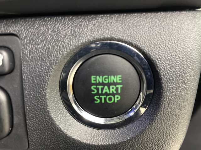 トヨタ ハイエース GL 道央・札幌 2023(令5)年 0.7万km ブラックマイカ ・４WD/寒冷地仕様/・FLEXオリジナルシート V/・トヨタセーフティセンス/・プリクラッシュセーフティ/・アルパイン11インチフローティングナビ/・DVD.CD.SD.BT.フルセグ/・パノラミックビューモニター/・バックカメラ/・アルパイン　フリップダウンモニター/・左パワースライドドア/・リアヒーター・クーラー/・LEDライト/オートハイビーム/・革調シートカバー/・ローダウン/・AC100V/・スマートキー