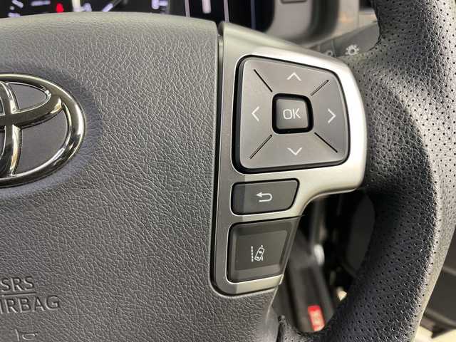 トヨタ ハイエース GL 道央・札幌 2023(令5)年 0.7万km ブラックマイカ ・４WD/寒冷地仕様/・FLEXオリジナルシート V/・トヨタセーフティセンス/・プリクラッシュセーフティ/・アルパイン11インチフローティングナビ/・DVD.CD.SD.BT.フルセグ/・パノラミックビューモニター/・バックカメラ/・アルパイン　フリップダウンモニター/・左パワースライドドア/・リアヒーター・クーラー/・LEDライト/オートハイビーム/・革調シートカバー/・ローダウン/・AC100V/・スマートキー