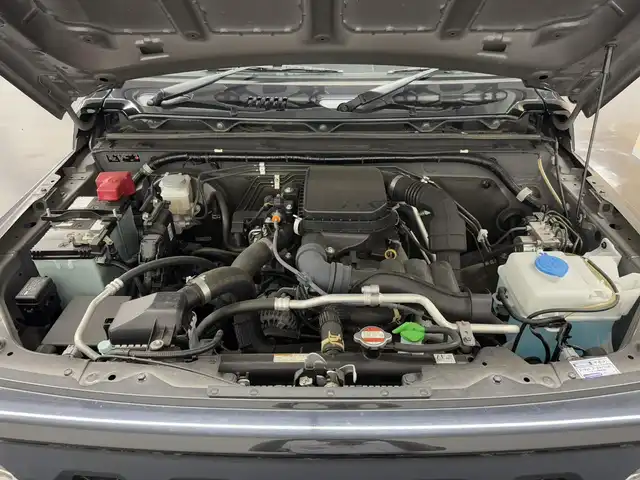スズキ ジムニー XC 三重県 2019(令1)年 4.6万km ブルーイッシュブラックパール3 ガソリン・ターボ/パートタイム4WD 高低二段切替式（後輪駆動ベース）/フロア4AT/純正 8インチナビ AVIC-RLS901/（CD/DVD/MSV/SD/FM/AM/TV/Bluetooth/iPod/USB/AUX）/バックカメラ/安全/・デュアルセンサーブレーキサポート/・デュアルセンサーブレーキサポート/・車線逸脱警報機能/・ふらつき警報機能/・誤発進抑制機能/・標識認識機能（車両進入禁止、はみ出し通行禁止、最高速度）/・ブレーキLSDトラクションコントロール（4WD－L）/・頸部衝撃緩和フロントシート/・頭部衝撃軽減構造インテリア/装備/・オートライト/・LEDヘッドライト/・ハイビームアシスト/・オートエアコン/・ヒルディセントコントロール（HDC）/・ステアリングスイッチ/・プッシュスタート/・スマートキーx2