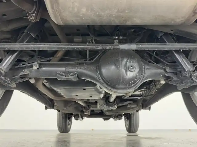 スズキ ジムニー XC 三重県 2019(令1)年 4.6万km ブルーイッシュブラックパール3 ガソリン・ターボ/パートタイム4WD 高低二段切替式（後輪駆動ベース）/フロア4AT/純正 8インチナビ AVIC-RLS901/（CD/DVD/MSV/SD/FM/AM/TV/Bluetooth/iPod/USB/AUX）/バックカメラ/安全/・デュアルセンサーブレーキサポート/・デュアルセンサーブレーキサポート/・車線逸脱警報機能/・ふらつき警報機能/・誤発進抑制機能/・標識認識機能（車両進入禁止、はみ出し通行禁止、最高速度）/・ブレーキLSDトラクションコントロール（4WD－L）/・頸部衝撃緩和フロントシート/・頭部衝撃軽減構造インテリア/装備/・オートライト/・LEDヘッドライト/・ハイビームアシスト/・オートエアコン/・ヒルディセントコントロール（HDC）/・ステアリングスイッチ/・プッシュスタート/・スマートキーx2