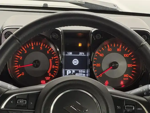 スズキ ジムニー XC 三重県 2019(令1)年 4.6万km ブルーイッシュブラックパール3 ガソリン・ターボ/パートタイム4WD 高低二段切替式（後輪駆動ベース）/フロア4AT/純正 8インチナビ AVIC-RLS901/（CD/DVD/MSV/SD/FM/AM/TV/Bluetooth/iPod/USB/AUX）/バックカメラ/安全/・デュアルセンサーブレーキサポート/・デュアルセンサーブレーキサポート/・車線逸脱警報機能/・ふらつき警報機能/・誤発進抑制機能/・標識認識機能（車両進入禁止、はみ出し通行禁止、最高速度）/・ブレーキLSDトラクションコントロール（4WD－L）/・頸部衝撃緩和フロントシート/・頭部衝撃軽減構造インテリア/装備/・オートライト/・LEDヘッドライト/・ハイビームアシスト/・オートエアコン/・ヒルディセントコントロール（HDC）/・ステアリングスイッチ/・プッシュスタート/・スマートキーx2