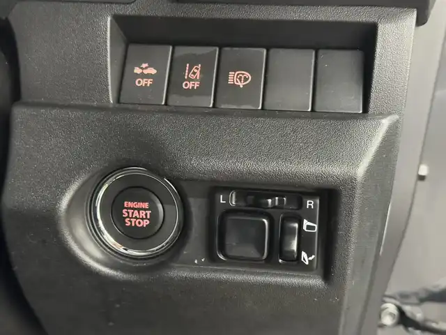 スズキ ジムニー XC 三重県 2019(令1)年 4.6万km ブルーイッシュブラックパール3 ガソリン・ターボ/パートタイム4WD 高低二段切替式（後輪駆動ベース）/フロア4AT/純正 8インチナビ AVIC-RLS901/（CD/DVD/MSV/SD/FM/AM/TV/Bluetooth/iPod/USB/AUX）/バックカメラ/安全/・デュアルセンサーブレーキサポート/・デュアルセンサーブレーキサポート/・車線逸脱警報機能/・ふらつき警報機能/・誤発進抑制機能/・標識認識機能（車両進入禁止、はみ出し通行禁止、最高速度）/・ブレーキLSDトラクションコントロール（4WD－L）/・頸部衝撃緩和フロントシート/・頭部衝撃軽減構造インテリア/装備/・オートライト/・LEDヘッドライト/・ハイビームアシスト/・オートエアコン/・ヒルディセントコントロール（HDC）/・ステアリングスイッチ/・プッシュスタート/・スマートキーx2