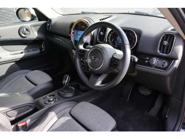 ＭＩＮＩ ＢＭＷ ミニ クロスオーバー クーパー D 栃木県 2022(令4)年 2万km MINI Yoursエニグマティックブラック インテリジェントセーフティ/レーンキープアシスト/LEDヘッドライト/ハーフレザーシート/純正ナビ　/・バックカメラ　/・Bluetooth/クルーズコントロール/オートワイパー　/オートライト/MINI純正ルーフボックス　/パワーバックドア　/純正17インチアルミホイール/前後ドライブレコーダー/ミラー一体型ETC