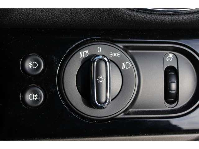 ＭＩＮＩ ＢＭＷ ミニ クロスオーバー クーパー D 栃木県 2022(令4)年 2万km MINI Yoursエニグマティックブラック インテリジェントセーフティ/レーンキープアシスト/LEDヘッドライト/ハーフレザーシート/純正ナビ　/・バックカメラ　/・Bluetooth/クルーズコントロール/オートワイパー　/オートライト/MINI純正ルーフボックス　/パワーバックドア　/純正17インチアルミホイール/前後ドライブレコーダー/ミラー一体型ETC
