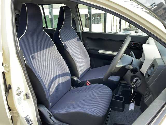 マツダ キャロル GL 岐阜県 2019(平31)年 0.9万km カナリーイエローマイカ 登録時走行距離8107km/純正オーディオ　/ＥＴＣ　/運転席シートヒーター　/ＡＢＳ　/横滑り防止装置　/アイドリングストップ　/リモコンキー　/純正フロアマット　/ドアバイザー　/パワーステアリング　/パワーウィンドウ　/Wエアバッグ　/ハロゲンライト