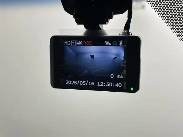 トヨタ カムリ WS 岡山県 2019(令1)年 5.7万km プラチナホワイトパールマイカ レーダークルーズコントロール/ハーフレザー/ドライブレコーダー（前）/ランフラットタイヤ（215/55/17）/純正ナビ（NSCN-W68）/（Bluetooth/TV/CD）/オートハイビーム/LEDヘッドライト/フォグランプ/パドルシフト/オートホールド/ビルトインETC/アイドリングストップ/コーナーセンサー/パワーシート/ドアバイザー/ブラインドスポットモニター/バックカメラ/衝突軽減ブレーキ