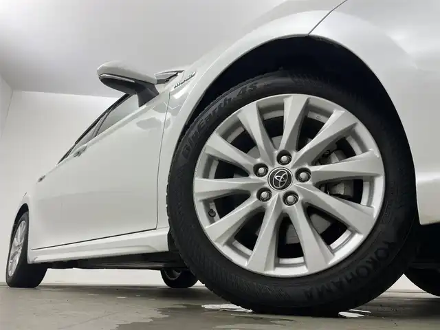 トヨタ カムリ WS 岡山県 2019(令1)年 5.7万km プラチナホワイトパールマイカ レーダークルーズコントロール/ハーフレザー/ドライブレコーダー（前）/ランフラットタイヤ（215/55/17）/純正ナビ（NSCN-W68）/（Bluetooth/TV/CD）/オートハイビーム/LEDヘッドライト/フォグランプ/パドルシフト/オートホールド/ビルトインETC/アイドリングストップ/コーナーセンサー/パワーシート/ドアバイザー/ブラインドスポットモニター/バックカメラ/衝突軽減ブレーキ
