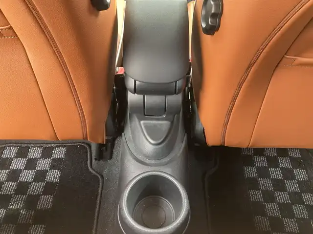 ＭＩＮＩ ミニ クーパー D 熊本県 2022(令4)年 1.5万km ペッパー・ホワイト ・スマートキー/・プッシュスタート/・インテリジェントセーフティ/・茶革シート/・前席シートヒーター/・純正ディスプレイオーディオ/　【Bluetooth・USB・AppleCarPlay】/・バックカメラ/・ETC/・ドライブレコーダー(前後録画)/・LEDヘッドランプ/・UKテール/・純正マット