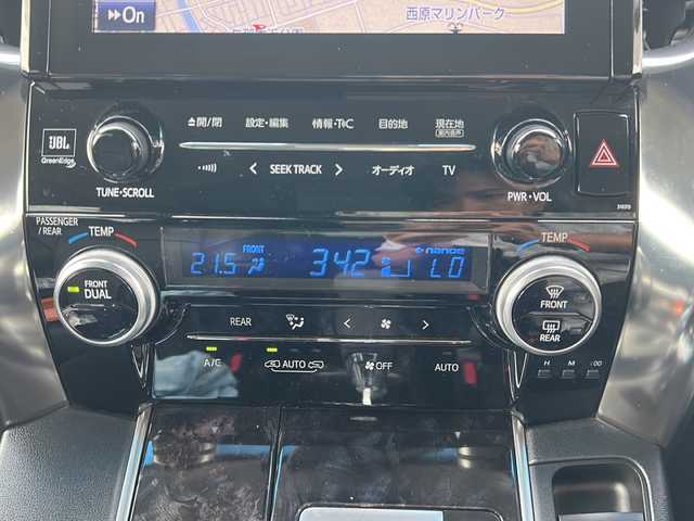 トヨタ アルファード S Aパッケージ 沖縄県 2018(平30)年 5.6万km パール 純正ナビ/　（AM/FM/CD/DVD/BD/BT）/フルセグＴＶ　/バックカメラ　/JBLプレミアムサウンド/純正フリップダウンモニター　/セーフティーセンス/デジタルインナーミラー/両側パワスラ　/クルコン　/オートマチックハイビーム　/ＥＴＣ　/シートカバー/純正フロアマット/純正１８インチＡＷ