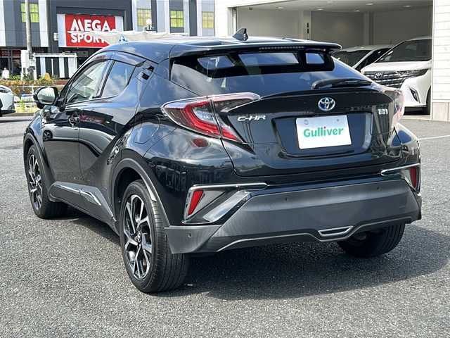 トヨタ Ｃ－ＨＲ G 千葉県 2017(平29)年 7.2万km ブラックマイカ 純正SDナビNSZT-Y66T/フルセグTV/CD/DVD/BT接続/ETC/バックカメラ/クルーズコントロール/前後コーナーセンサー/衝突被害軽減システム/レーンキープアシスト/LEDヘッドライト/シートヒーター/オートライト/オートハイビーム/純正アルミホイール/純正フロアマット/ドアバイザー/スペアキー/ハーフレザーシート/プッシュスタート/保証書/取扱説明書/記録簿