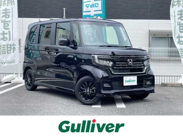 ホンダ Ｎ ＢＯＸ カスタム L スタイル+ブラック 三重県 2023(令5)年 1.3万km クリスタルブラックパール 登録時13040km/禁煙車/純正ディスプレイオーディオ(AM/FM/ワンセグ/CD/Bluetooth)/前席シートヒーター/レーダークルーズコントロール/オートライト/LED/クリアランスソナー/オートホールドブレーキ/革巻きステアリング/純正フロアマット/純正ホイール/レーンキープアシスト/衝突軽減システム/横滑り防止装置/プッシュスタート/電子パーキング/スマートキー×2