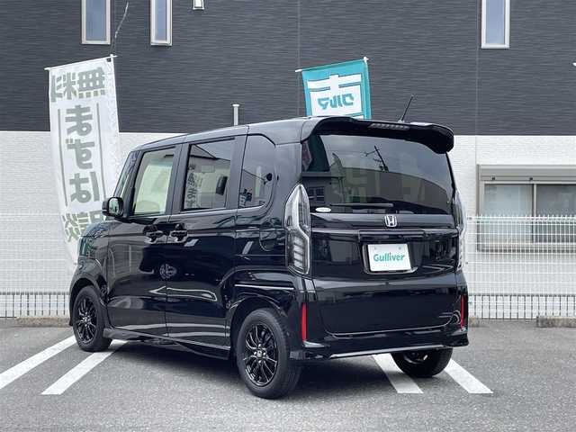 ホンダ Ｎ ＢＯＸ カスタム L スタイル+ブラック 三重県 2023(令5)年 1.3万km クリスタルブラックパール 登録時13040km/禁煙車/純正ディスプレイオーディオ(AM/FM/ワンセグ/CD/Bluetooth)/前席シートヒーター/レーダークルーズコントロール/オートライト/LED/クリアランスソナー/オートホールドブレーキ/革巻きステアリング/純正フロアマット/純正ホイール/レーンキープアシスト/衝突軽減システム/横滑り防止装置/プッシュスタート/電子パーキング/スマートキー×2