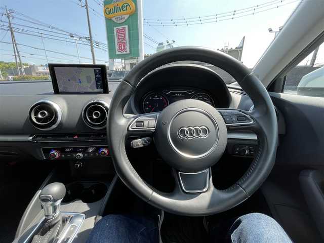 アウディ Ａ３ SB1．4TFSIシリンダーオンデマンド 埼玉県 2015(平27)年 1.7万km パール ワンオーナーHDDナビ/フルセグテレビ/バックカメラ/アイドリングストップ/クルーズコントロール/プッシュスタート/ETC/HID/パドルシフト/デュアルエアコン/ミラーヒーター/リアフォグランプ/ドライブモード