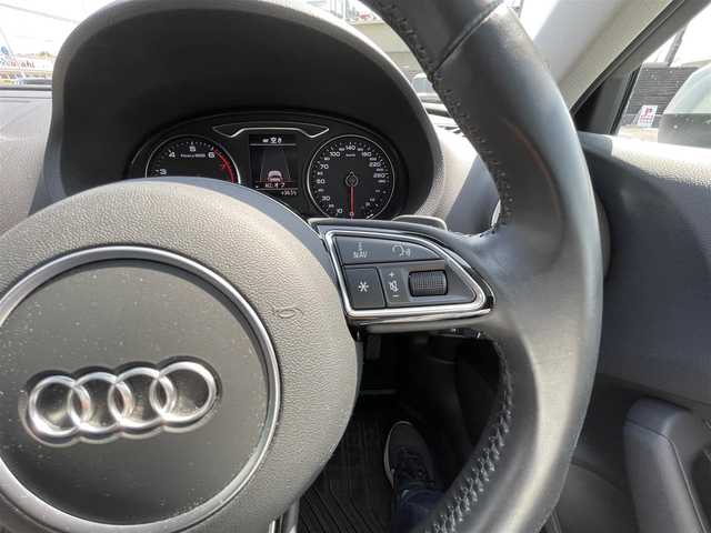 アウディ Ａ３ SB1．4TFSIシリンダーオンデマンド 埼玉県 2015(平27)年 1.7万km パール ワンオーナーHDDナビ/フルセグテレビ/バックカメラ/アイドリングストップ/クルーズコントロール/プッシュスタート/ETC/HID/パドルシフト/デュアルエアコン/ミラーヒーター/リアフォグランプ/ドライブモード