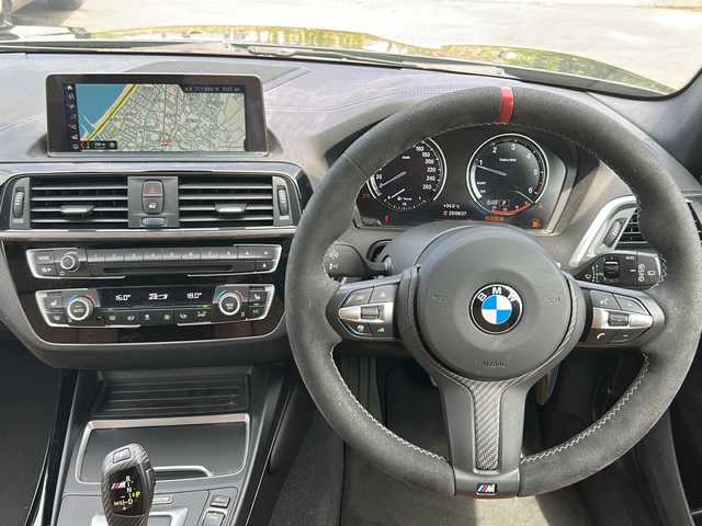 ＢＭＷ １１８ｄ Mスポーツ エディションシャドー 山口県 2017(平29)年 6.5万km ミネラルグレー 純正ナビゲーション/バックカメラ/コンフォートパッケージ/アクティブクルーズコントロール/パーキングサポートパッケージ/LEDヘッドランプ/オートライト/左右独立温度調整オートエアコン/ミラー一体型ETC/ダコタ革シート/シートヒーター【運転席/助手席】/保証書/取扱説明書/スペアキー１本