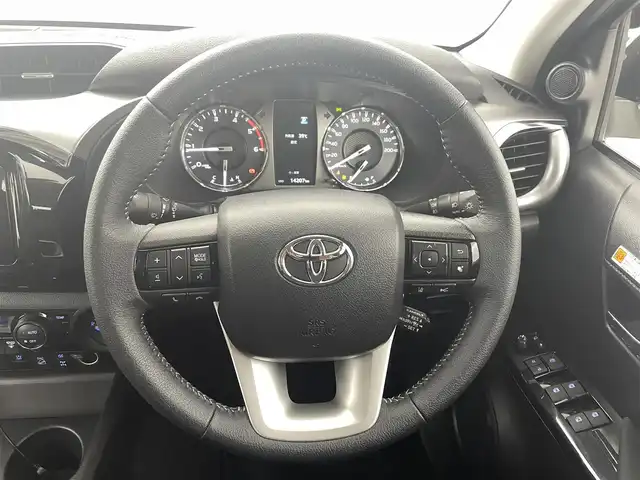トヨタ ハイラックス Z 熊本県 2022(令4)年 1.5万km オキサイドブロンズM 禁煙車　/トノカバー　/純正ディスプレイオーディオ　/社外前方ドライブレコーダー　/バックカメラ　/ETC/前後クリアランスソナー　　/トヨタセーフティーセンス/・プリクラッシュセーフティ/・レーンディパーチャーアラート/・レーダークルーズコントロール/・ロードサインアシスト/・先行車発進お知らせ機能/横滑り防止/アイドリングストップ/ダウンヒルアシスト/センターデフロック/社外フロアマット/社外１７インチAW/オートライト/LEDヘッドライト/スマートキー/プッシュスタート/スペアキー1本/取扱説明書