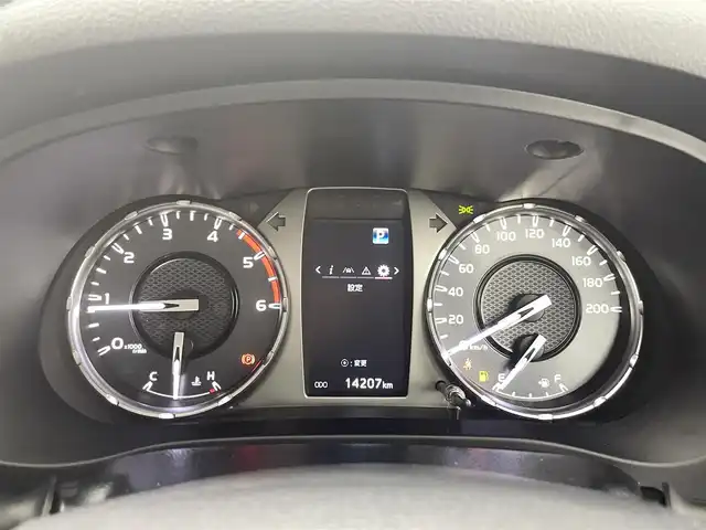 トヨタ ハイラックス Z 熊本県 2022(令4)年 1.5万km オキサイドブロンズM 禁煙車　/トノカバー　/純正ディスプレイオーディオ　/社外前方ドライブレコーダー　/バックカメラ　/ETC/前後クリアランスソナー　　/トヨタセーフティーセンス/・プリクラッシュセーフティ/・レーンディパーチャーアラート/・レーダークルーズコントロール/・ロードサインアシスト/・先行車発進お知らせ機能/横滑り防止/アイドリングストップ/ダウンヒルアシスト/センターデフロック/社外フロアマット/社外１７インチAW/オートライト/LEDヘッドライト/スマートキー/プッシュスタート/スペアキー1本/取扱説明書