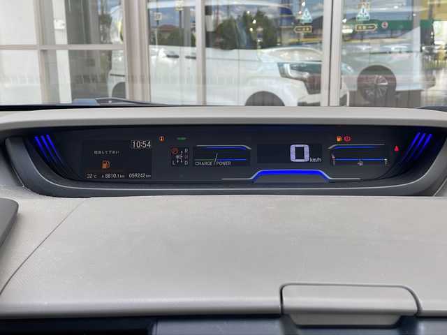 ホンダ フリード ハイブリット G ホンダセンシング 静岡県 2018(平30)年 6万km コバルトブルーパール ホンダセンシング/・衝突軽減ブレーキ/・路外逸脱抑制機能/・歩行者事故低減ステアリング/・誤発進抑制機能/・先行車追従機能/・標識認識機能/ナビ/・ラジオ/・SD/CD/DVD/ipod/USB/Bluetooth/フルセグTV/主要装備/・両側パワースライドドア　/・レーダークルーズコントロール　/・ＬＥＤヘッドライト　/・ＥＴＣ　/・ステアリングリモコン　/・オートライト　/・コーナーセンサー　/・プッシュスタート　/・スマートキー　/・純正アルミキャップ/・純正フロアマット